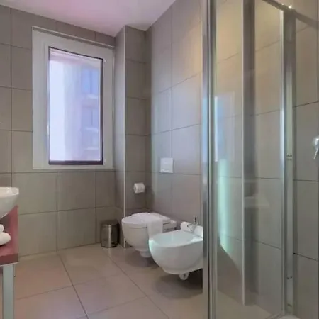 Maggiore 3 Bedroom With Pool Apartamento